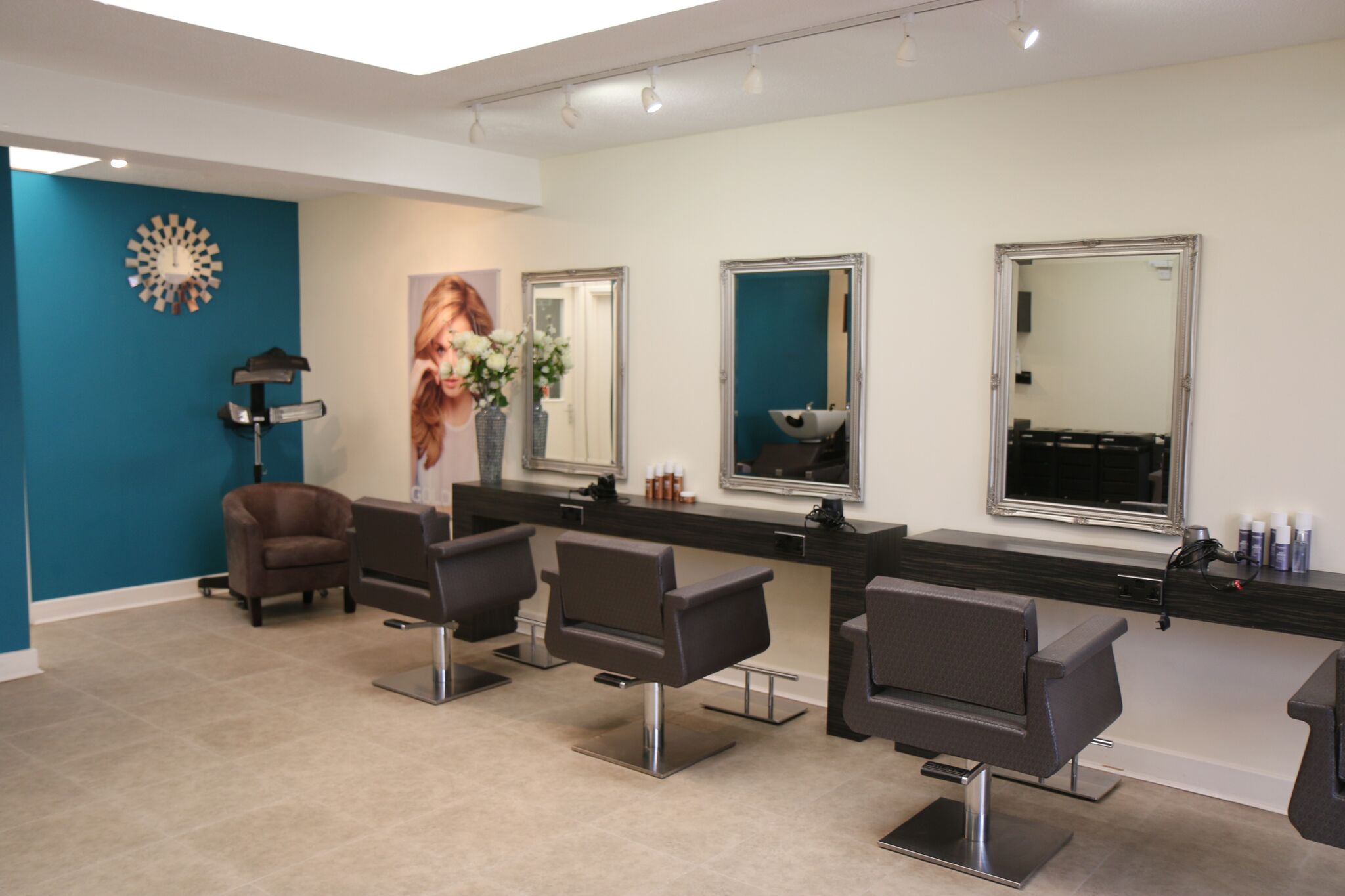 Royal Blue Hair Lounge - 10 Photos - Hair Salons - 1000 ... - wide 7
